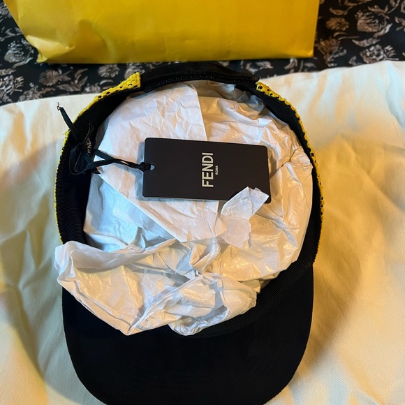 ❌❌SOLD❌❌ NWT Fendi Monogram Hat - Picture 4 of 9